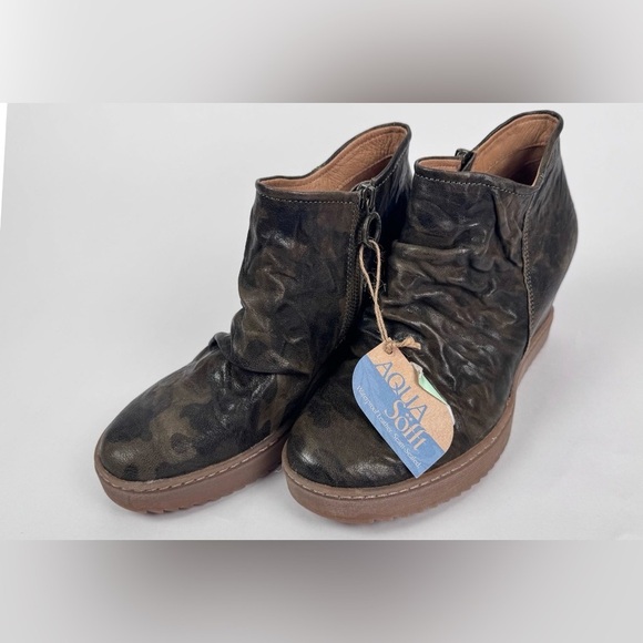 Sofft Shoes - Sofft Siri Womens 8.5 Camo Leather Waterproof Wedge Ankle Boots NWOB